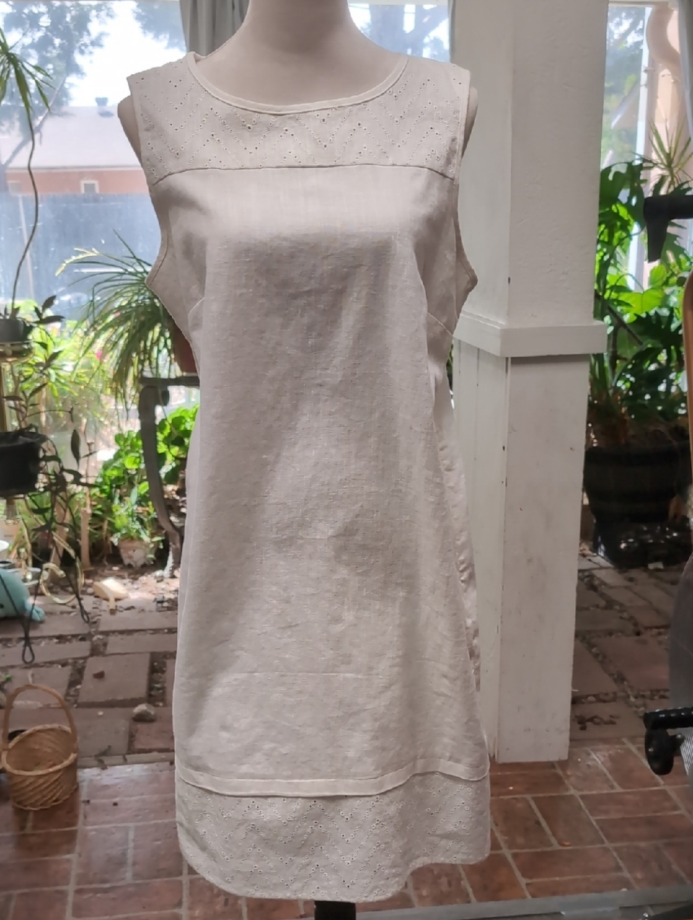 Dana Buchman White Eyelet Trim Sleeveless Linen Mini Dress